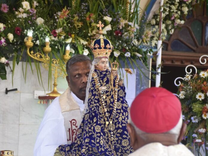Sri Lanka encomienda a la Virgen