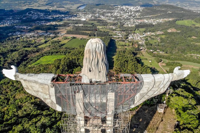 Construyen en Brasil estatua de Jesús