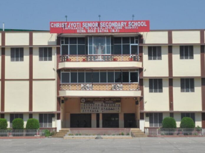 Presionan a escuela católica en India