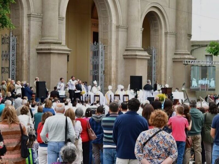 Iglesia en Uruguay celebra fiesta