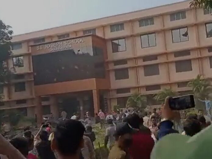 Hinduistas atacan escuela católica