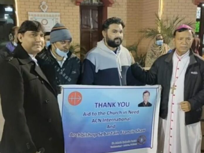 Iglesia en Pakistán ayuda a 20