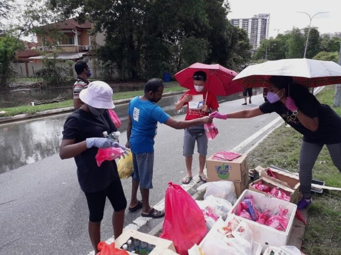 Católicos de Malasia ayudan a damnificados