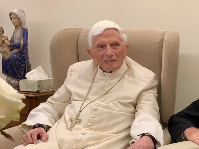 Benedicto XVI desmiente acusaciones 