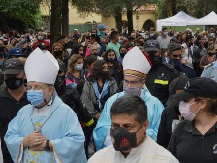 20.000 peregrinos celebran a la Virgen
