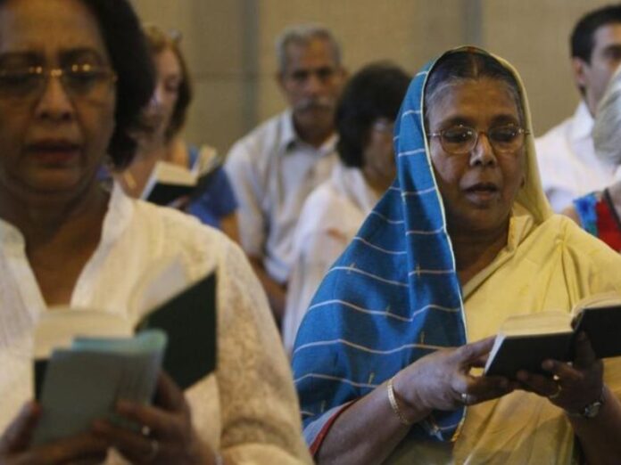 Hinduistas se oponen entrega de biblias