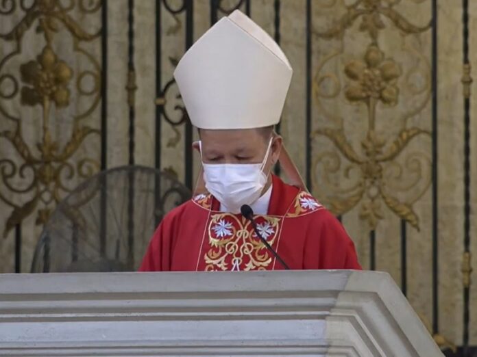 Cardenal Advincula anima a los jóvenes