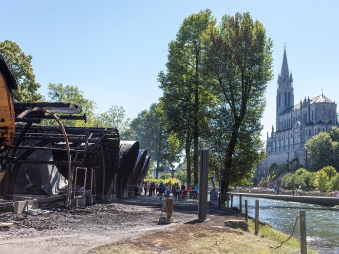 Incendio destruye capillas en santuario