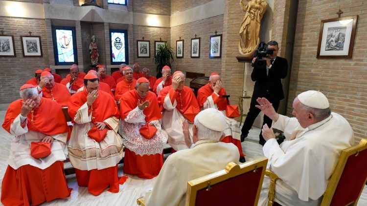 Francisco y 19 nuevos cardenales