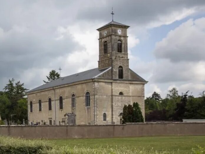 Miles de iglesias históricas en Francia