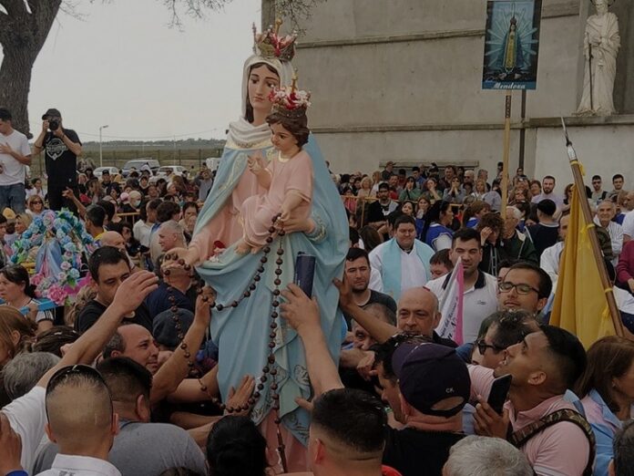 Más de 400.000 celebran a Virgen del Rosario