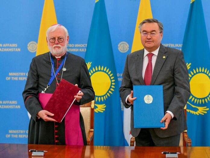 Santa Sede y Kazajistán firman