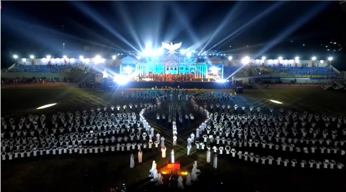 Miles de católicos de Indonesia celebran