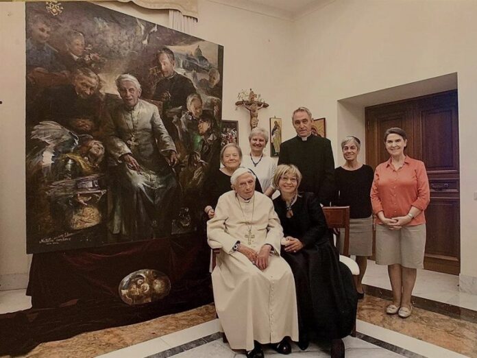 Presentan nuevo retrato de Benedicto XVI