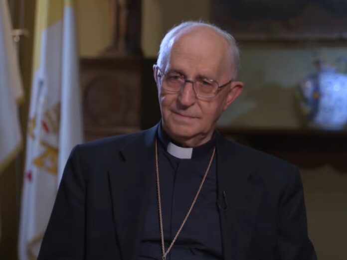 Cardenal Filoni anima a «continuar