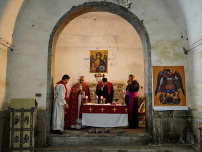 Vuelven a celebrar Misa en monasterio