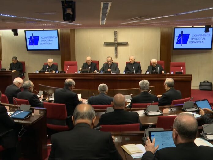 Obispos de España proponen cheque