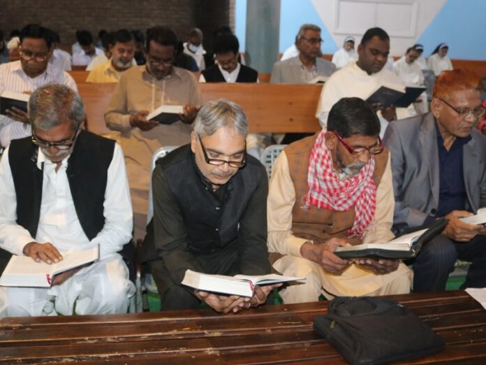Iglesia en Pakistán completa lectura