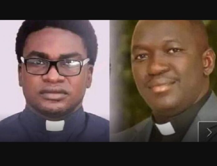 Liberan a 2 sacerdotes raptados en