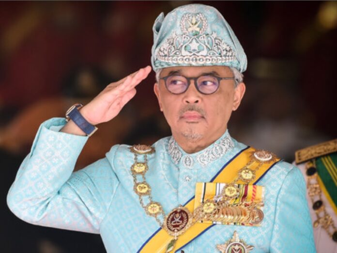 Rey de Malasia prohíbe a cristianos