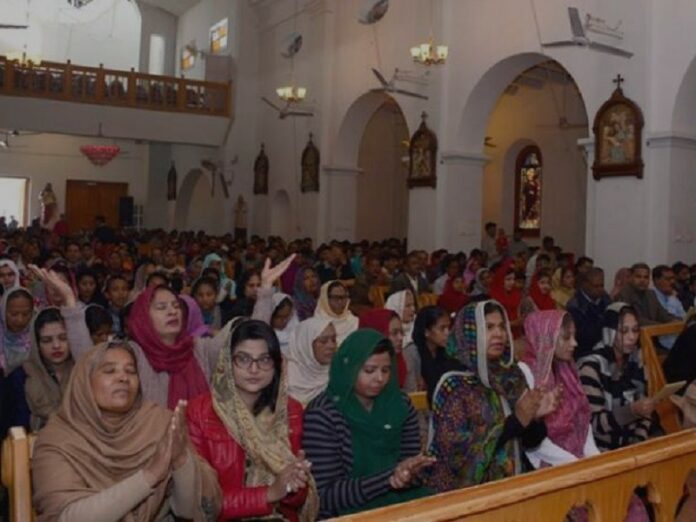 Iglesia en Pakistán refuerza seguridad