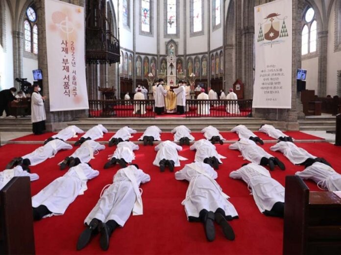 Casi 7.000 sacerdotes fueron ordenados