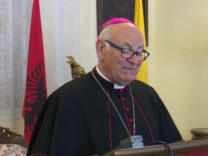 Obispos de Albania exigen ley
